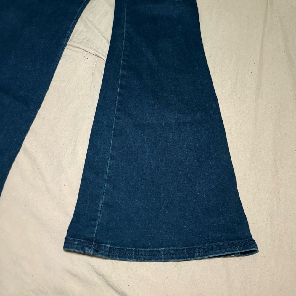 Fashion Nova flare jeans - Picture 6 of 8